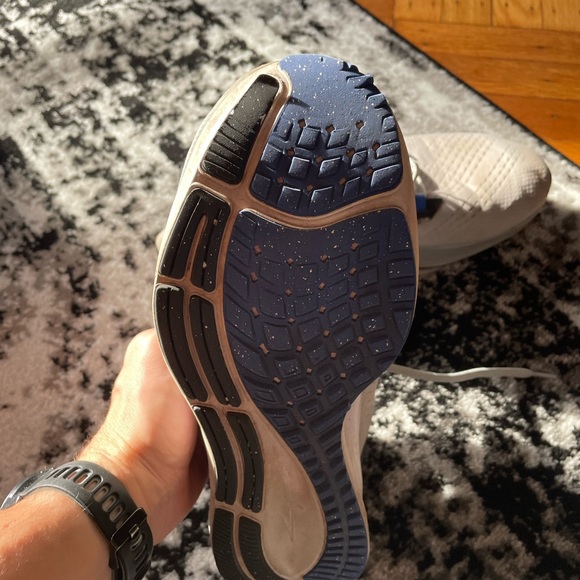 Nike Pegasus 38 Size 9.5 Men’s Running Shoes - Picture 3 of 4